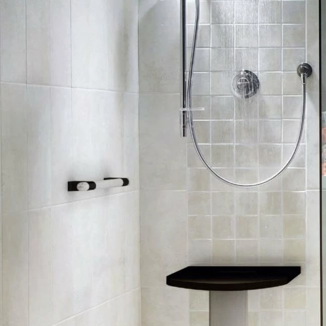 AKW Onyx Duo Straight Grab Rail 450mm Length - Black/Chrome 5 AKW Onyx Duo Straight Grab Rail 450mm Length - Black/Chrome - Image 3