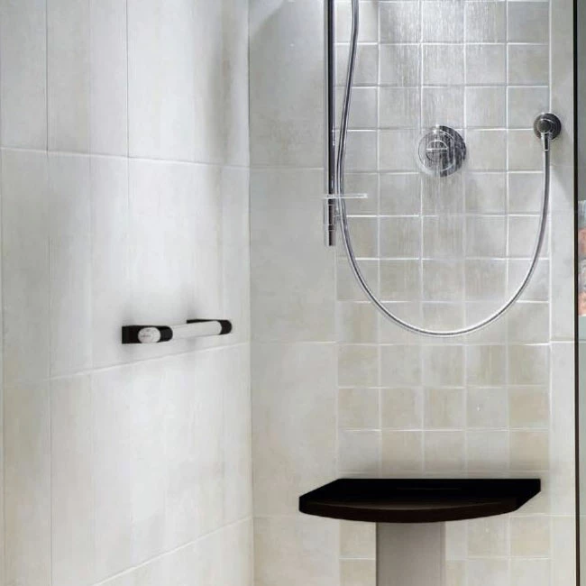 AKW Onyx Duo Straight Grab Rail 600mm Length - Black/Chrome 5 AKW Onyx Duo Straight Grab Rail 600mm Length - Black/Chrome - Image 3