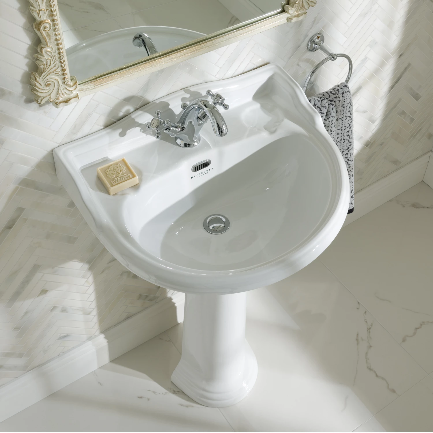 Bayswater Porchester Basin With Full Pedestal 500mm Wide 1 Tap Hole 4 Bayswater Porchester Basin With Full Pedestal 500mm Wide 1 Tap Hole - Image 2