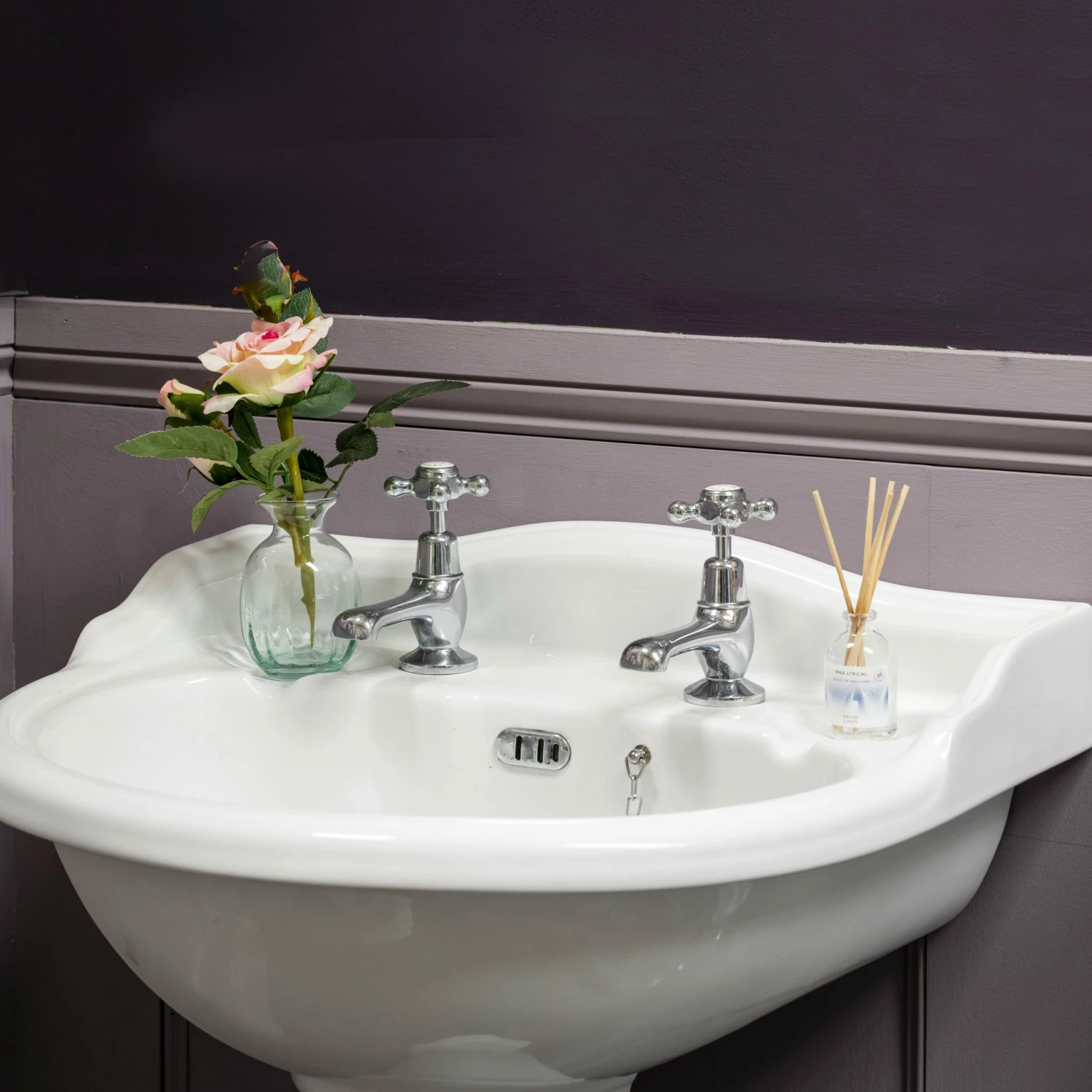 Bayswater Porchester Basin With Full Pedestal 600mm Wide 2 Tap Hole 7 Bayswater Porchester Basin With Full Pedestal 600mm Wide 2 Tap Hole - Image 5