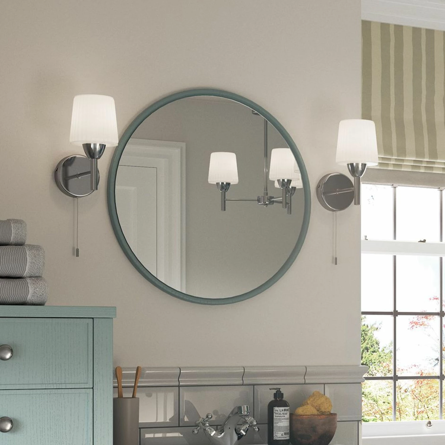 Signature Copenhagen Round Bathroom Mirror 550mm Diameter - Sea Green Ash 5 Signature Copenhagen Round Bathroom Mirror 550mm Diameter - Sea Green Ash - Image 3